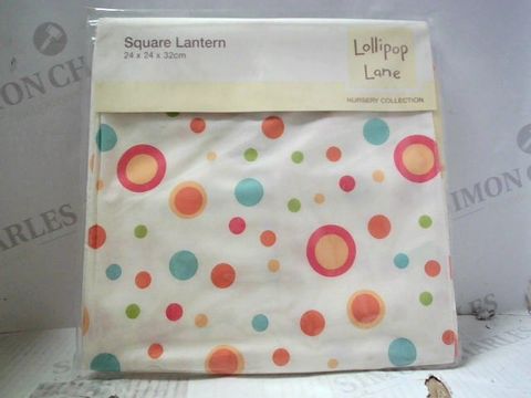 BOX OF A SIGNIFICANT QUANTITY OF ASSORTED LOLLIPOP LANE SQUARE LANTERNS 