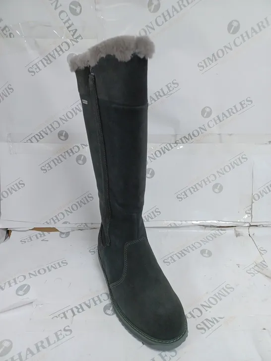 BOXED PAIR OF EMU AUSTRALIA MOONTA KNEE HIGH BOOTS IN DARK GREY - UK SIZE 5