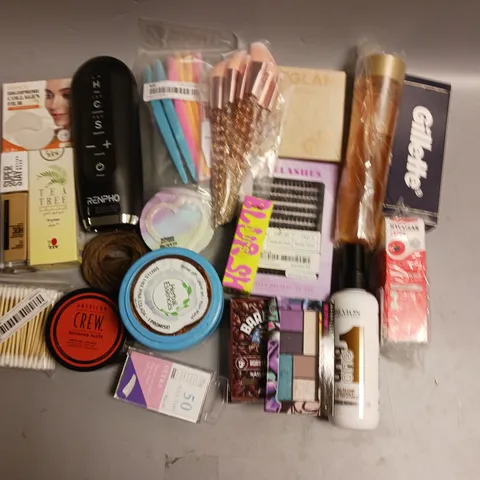 BOX OF APPROX 40 COSMETICS ITEMS TO INCLUDE - MADE BY MITCHELL BLURSH - RENPHO LEG MASSAGER - HERBAL ESSENCES HAIR MASK ETC