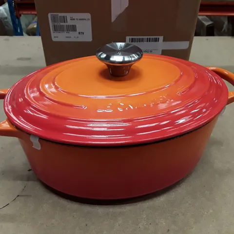 BOXED LE CREUSET SIGNATURE CAST IRON OVAL  