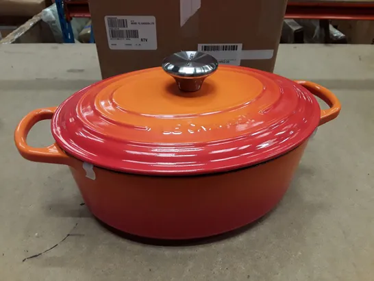 BOXED LE CREUSET SIGNATURE CAST IRON OVAL  