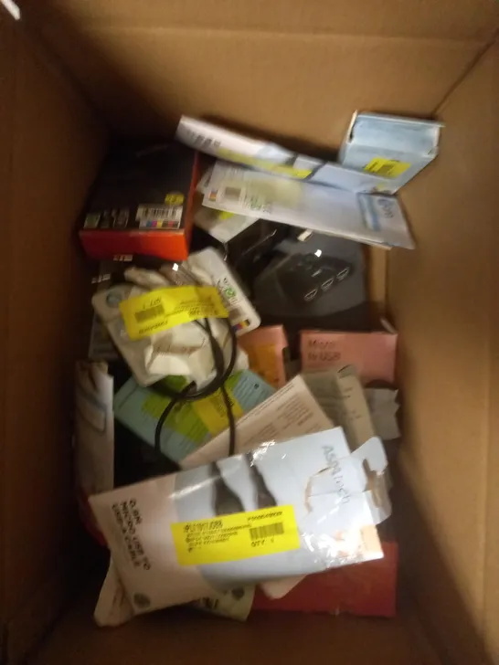 BOX OF APPROXIMATELY 20 ASSORTED ELECTRICAL PRODUCTS TO INCLUDE JVC WIRELESS EARPHONES, POWER BANK, POCKET RADIO ETC 