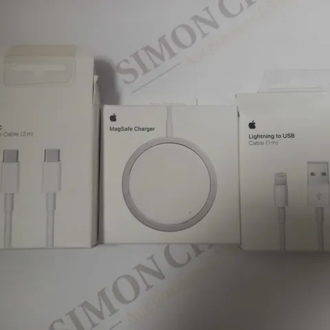 BOX OF APPROX 10 APPLE ITEMS TO INCLUDE MAGSAFE CHARGER, LIGHTNING TO USB CABLE AND USB-C CHARGING CABLE