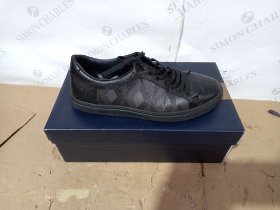 BOXED PAIR OF DUNHILL BLACK SHOES SIZE 40.5