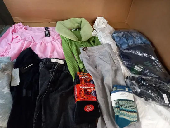 LARGE QUANTITY OF ASSORTED CLOTHING ITEMS TO INCLUDE BOOHOO, MOTEL AND WAREHOUSE