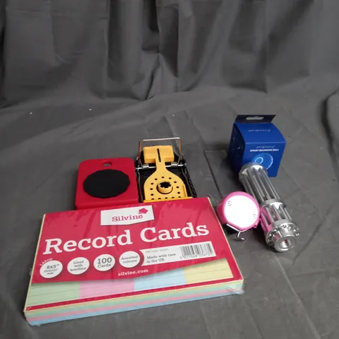 APPROXIMATELY 20 ASSORTED HOUSEHOLD ITEMS TOO INCLUDE RECORD CARDS , MOUSE TRAPS , ALARM CLOCKS , ETC 