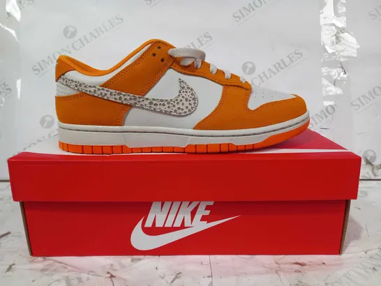 BOXED PAIR OF NIKE DUNK LOW AS SHOES IN ORANGE/WHITE UK SIZE 7