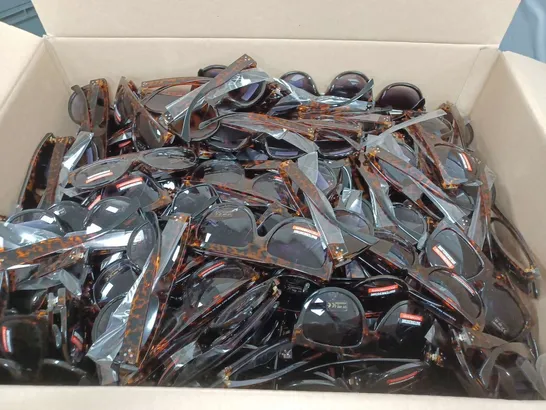 APPROXIMATELY 200 PAIRS OF FASHION SUNGLASSES