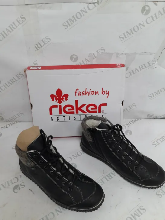 BOXED PAIR OF RIEKER LACE UP BOOTS IN BLACK SIZE 6.5