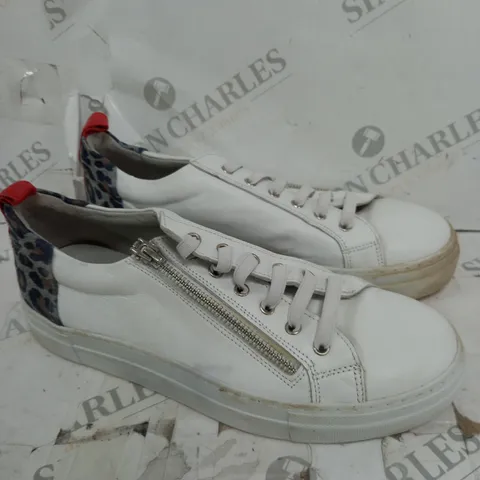 RUTH LANGSFORD WHITE ZIP TRAINERS - SIZE 6