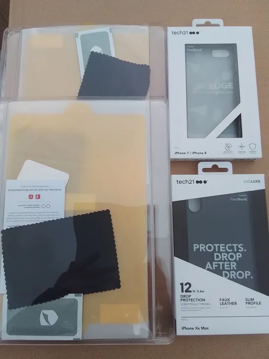 PALLET CONTAINING A LARGE QUANTITY OF ASSORTED BRAND NEW PHONE CASES AND TABLET SCREEN PROTECTORS 