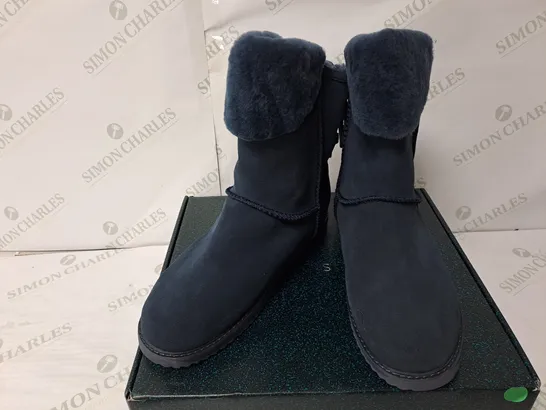 BOXED EMU BIRDWOOD WATERPROOF SHEEPSKIN BOOTS - SIZE 8