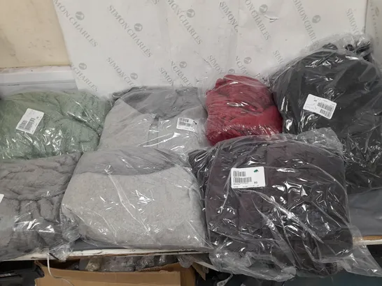 BOX OF APPROXIMATELY 10 ASSORTED BAGGED PIECES OF CLOTHING IN VARIOUS STYLES, SIZES, AND BRANDS 