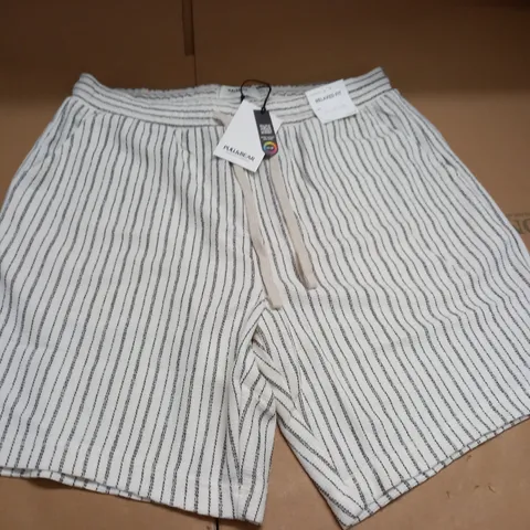 PULL & BEAR STRIPED SHORTS - EUR L