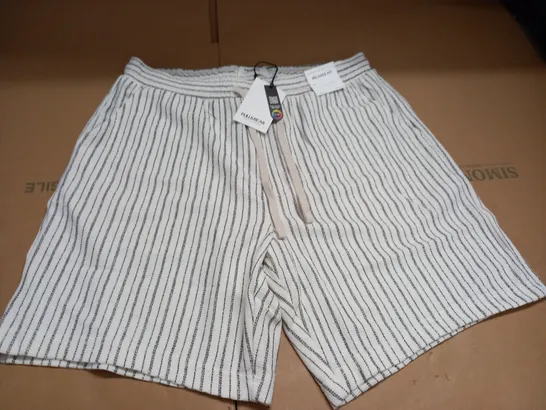 PULL & BEAR STRIPED SHORTS - EUR L