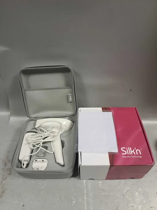 BOXED SILK'N MOTION PERMANENT HAIR REDUCTION DEVICE IN WHITE