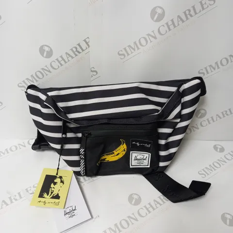 HERSCHEL SEVENTEEN HIP PACK IN BANANA