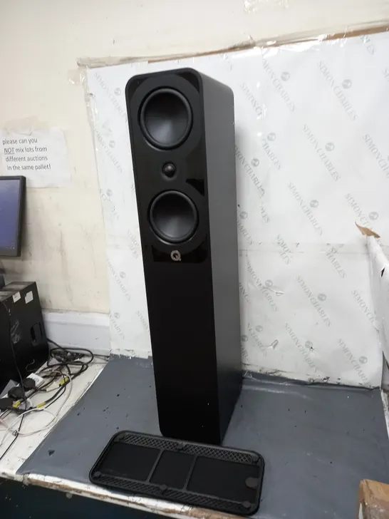 PAIR OF BOXED Q ACOUSTICS Q 5040 COMPACT FLOORSTANDING SPEAKER SATIN BLACK 