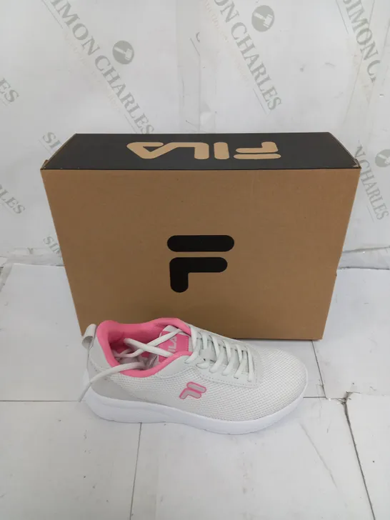 BOXED PAIR OF FILA SPITFIRE WMN UK 3.5 