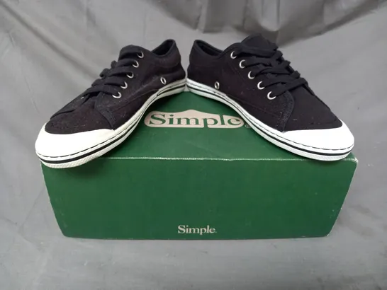 BOXED PAIR OF SIMPLE SATIRE CANVAS SNEAKERS IN BLACK SIZE 4