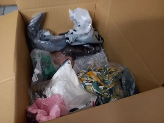 LARGE QUANTITY OF ASSORTED BAGGED CLOTHING ITEMS 