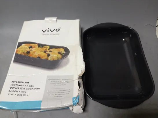 LOT OF VIVO 34.5CM RECTANGULAR DISHES