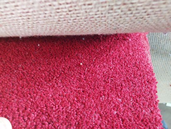 ROLL OF QUALITY COUNRTY MEAD TWIST TURKEY RED CARPET 4 × 9.9M