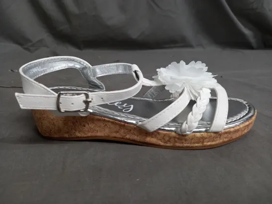 APPROXIMATELY 15 LILLEY FLORAL DECORATED OPEN TOE SANDALS IN SILVER IN VARIOUS SIZES