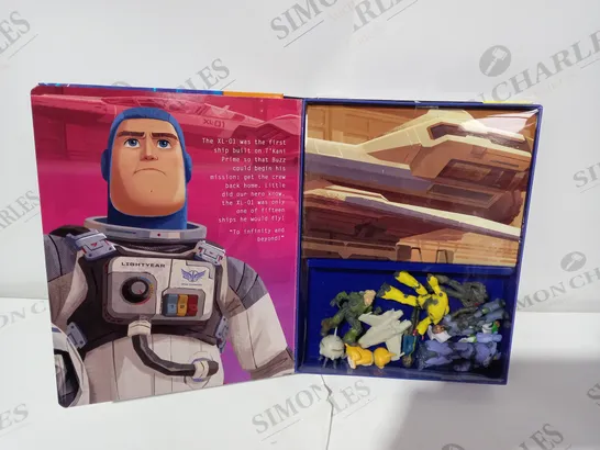 APPROXIMETLY 5 BRAND DISNEY LIGHTYEAR MY BUSY BOOKS INCLUDING PLAYMAT AND FIGURES