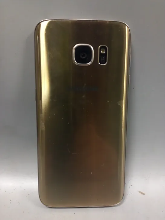 SAMSUNG GALAXY S7 SMARTPHONE IN GOLD