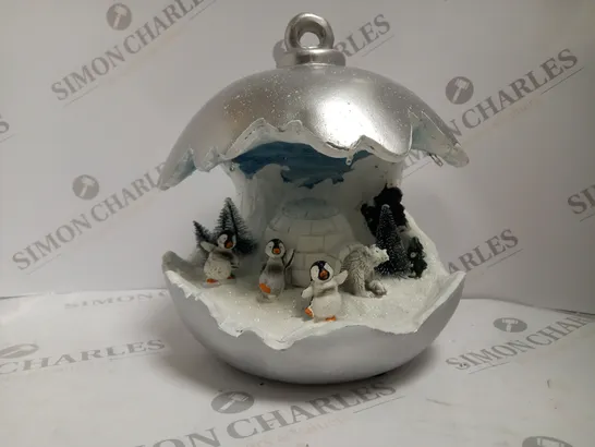 CHRISTMAS SCENE ORNAMENT 