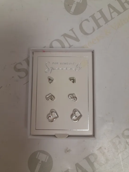 DESIGNER HEART STUD EARRING SET 