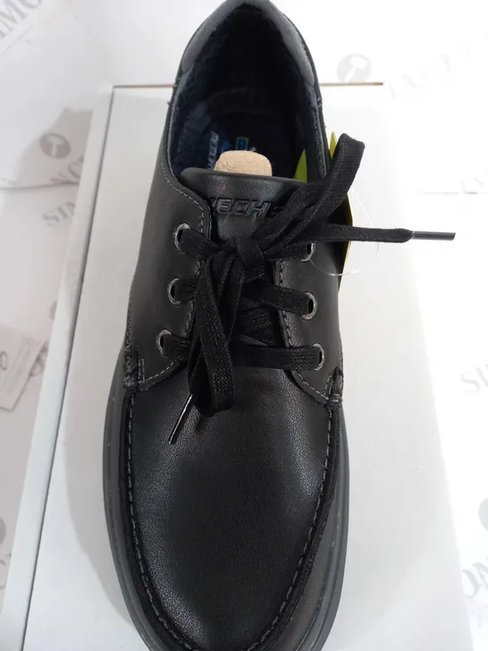 sketchers mens shoes in black size 7 