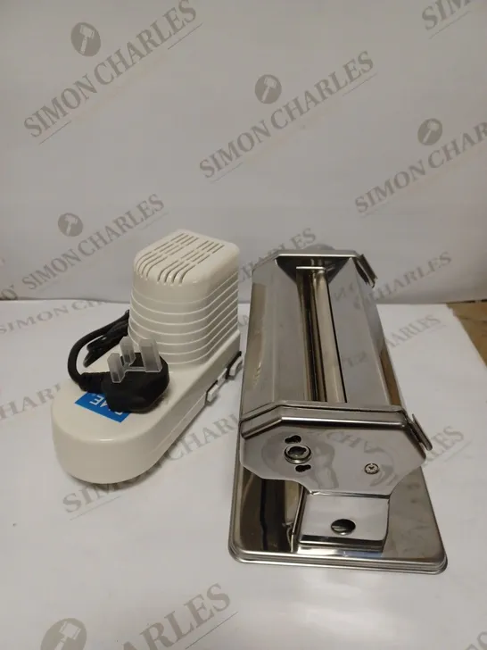 PME ELECTRIC SUGAR CRAFT ROLLER & STRIP CUTTER