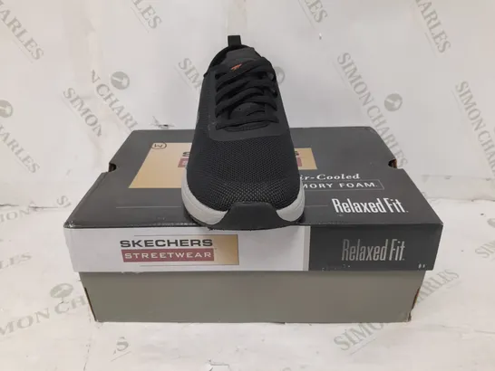 BOXED SKECHERS RELAXED FIT TRAINERS IN BLACK SIZE 8