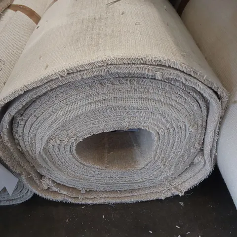 ROLL OF QUALITY DIMENSIONS DIM PLAINS CARPET // SIZE: APPROX 5 X 10.06m