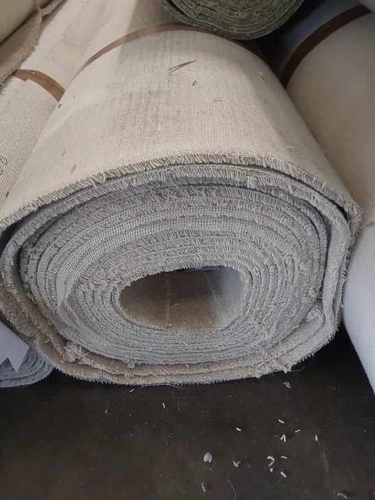 ROLL OF QUALITY DIMENSIONS DIM PLAINS CARPET // SIZE: APPROX 5 X 10.06m