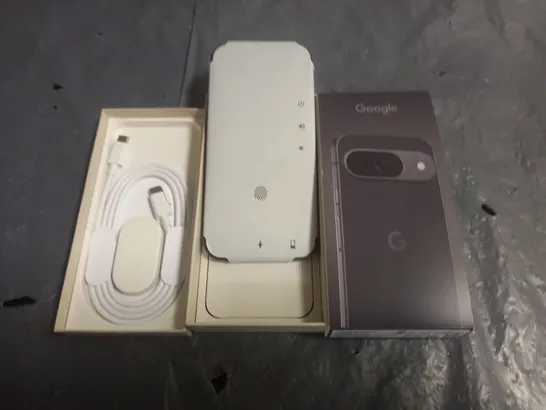 BOXED GOOGLE PIXEL 9 256GB MOBILE PHONE IN OBSIDIAN