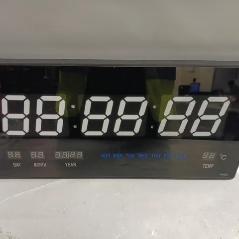 LARGE DISPLAY DIGITAL CLOCK 