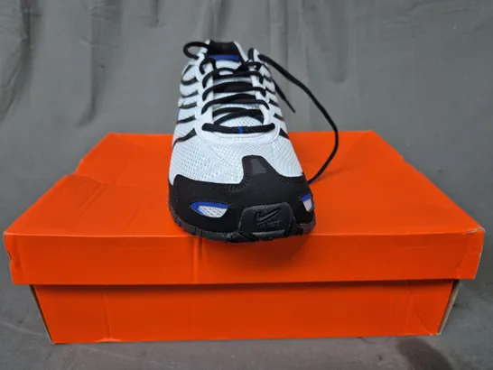 BOXED PAIR OF NIKE AIR MAX TORCH 4 SHOES IN WHITE/BLACK/BLUE UK SIZE 10