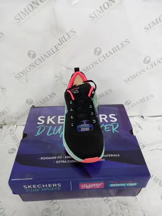 BOXED PAIR OF SKECHERS D'LUX-WALKER TRAINERS IN BLACK/MULTICOLOUR SIZE 7