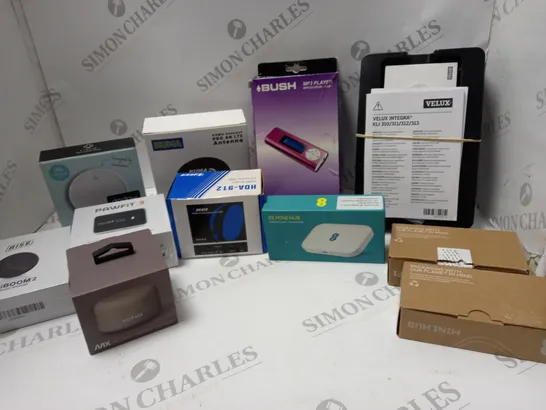 BOX OF 20 ITEMS TO INCLUDE MP3 PLAYER, KUMA CONNECT PRO 4G LTE ANTENNA, ETC