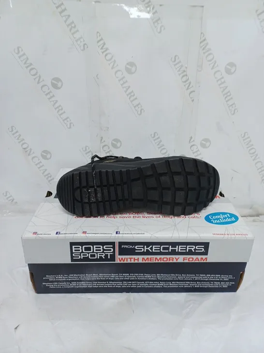 BOXED BOB'S SPORT SPARROW 2.0 FROM SKECHERS MEMORY FOAM LADIES BLACK TRAINERS SIZE 9