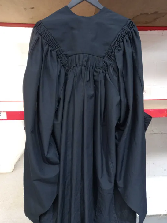 RYDER & AMIES CAMBRIDGE UNIVERSITY STUDENT GOWN