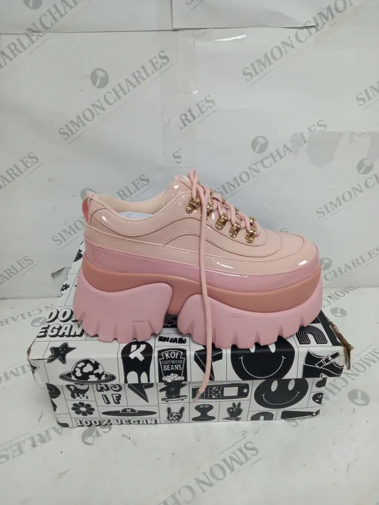 BOXED PAIR OF KOI FOOTWEAR CAKE SHOW BALLERINA PLATFORM SHOES IN PINK - SIZE 4