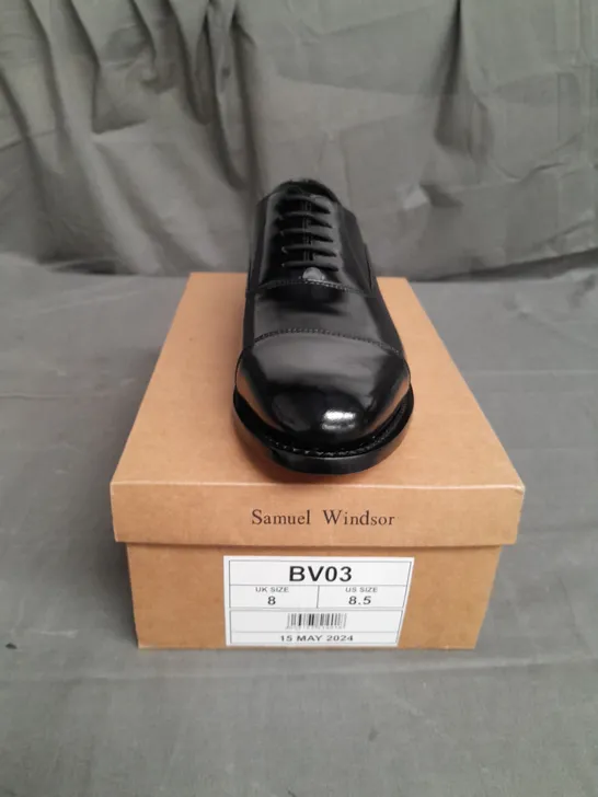 BOXED PAIR OF SAMUEL WINDSOR BLACK SMART SHOES SIZE 8