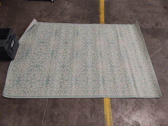 BOGGES IVORY/SEAFOAM GREEN RUG // 120 X 180CM