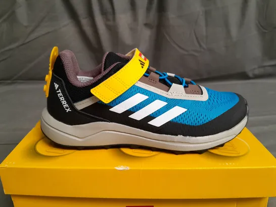 BOXED PAIR OF ADIDAS LEGO TRAINERS SIZE UK 4