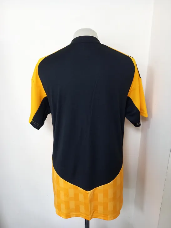 ADIDAS TRAINING SHIRT SIZE M