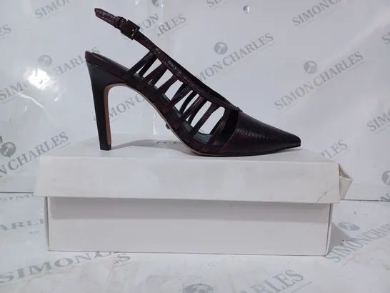 BOXED PAIR OF REISS DAPHNE SLINGBACK HEELS IN POMEGRANATE SIZE 6